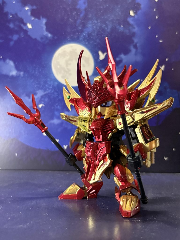 周瑜アカツキをベースに赤龍頑駄無のパーツをミキシングして作成しました個人的にレッドウォーリアは顔が百式系に似てると思っているので「じゃあ、百式と同じキンキラのアカツキを子孫にしよう」という考えから選んでいます