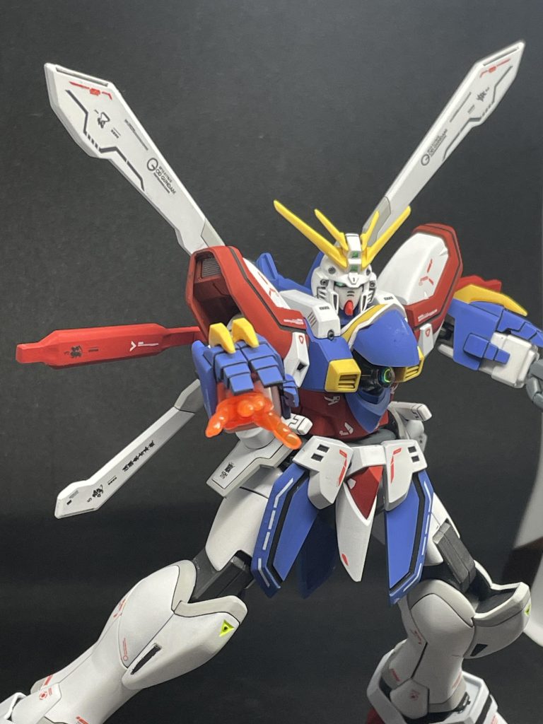 HGでもじゅうぶんカッコいいですね!贅沢をいえば、背部の日輪エフェクトが欲しいかなと。