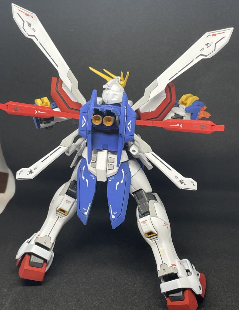 バックパックの羽パーツみたいなのにそれぞれ名がついてるのを初めて知りました。公式?なんですかね?機会があればRGも作ってみたいと思います。カッコいいんだろうな〜。