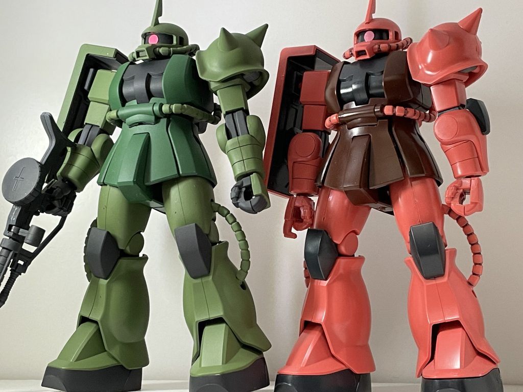 旧HGシャアザクとの対比 ご観覧どうもありがとうございました!