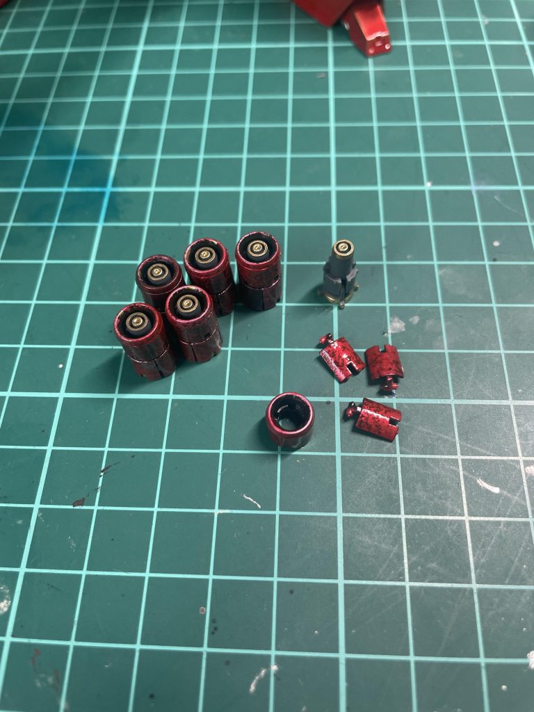 ファンネルは下地黒からスポンジでシルバー→クリアレッドです♪