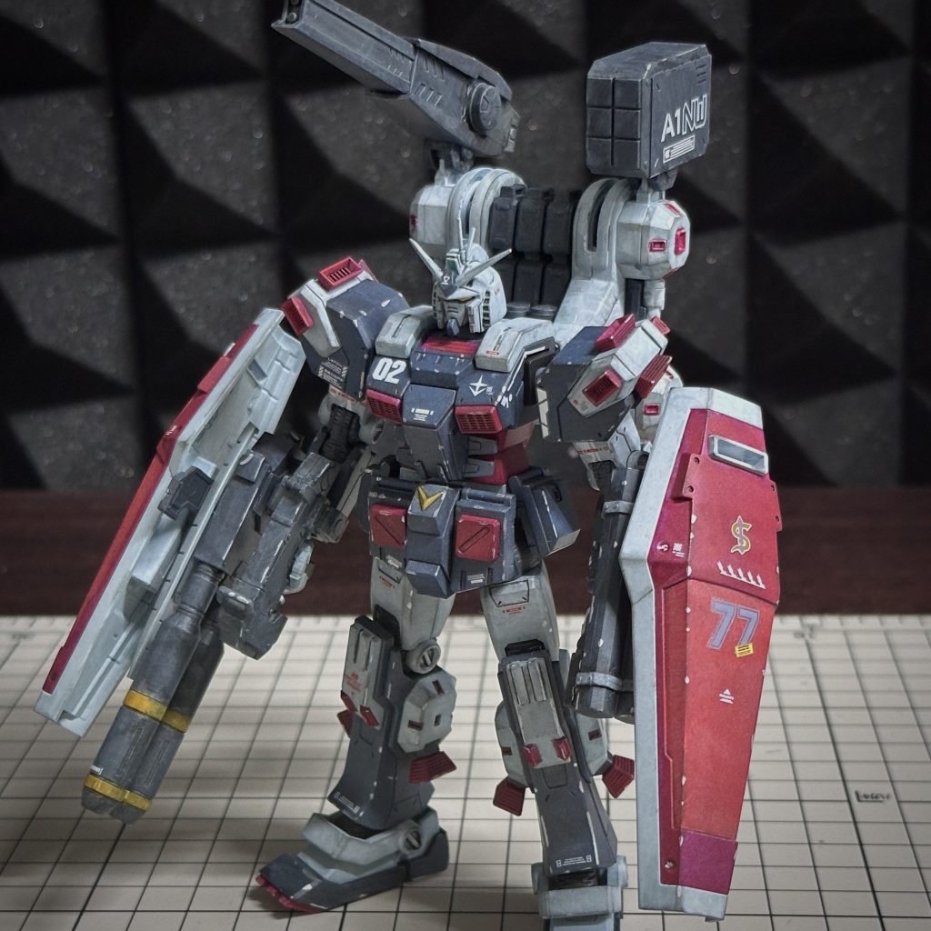 宇宙だし、グランドブラウンのウェザリングもおかしいかなと思い今回はフィルタリングは無し、銀マーカーでチッピングだけ強めに入れました