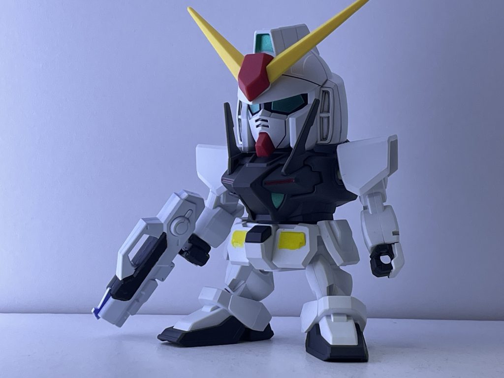 元々シンプルな機体ですが、単色になり更にtheシンプルに(^^;;そのため、塗り分けは割と簡単で、時短で完成出来ました。武器類も軽く塗り分け。