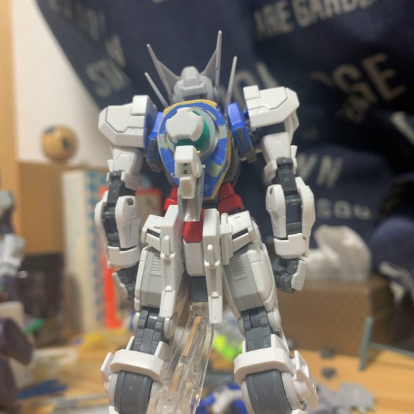 メタルビルドガンダムアストレアのスラスター展開ギミックを再現しました！スラスターを展開するとGNドライブが少しせり出します！1/144サイズなので難しかった！あとスラスター二つ作らなきゃいけないの地獄かな？（4枚目）