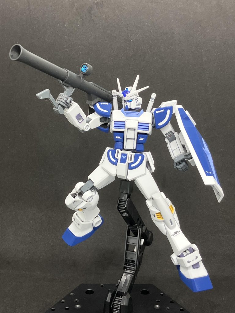 一般販売のラーガンダム(弐型と参型にできる赤×黒のキット)の色変え+フルウェポンセットの武器ランナーが付属し、第1話でも使用していたハイパーバズーカなどが付属。 バズーカのサイトは通常のガンダムのビームライフルのものを装着してORIGIN風に。この工作の関係上、ビームラーライフルはセンサー部を参型と同型のタイプにしました。