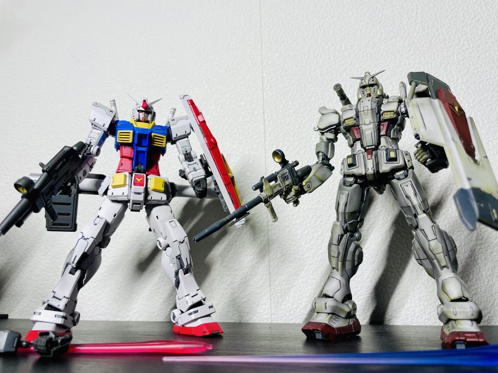 ここまで見て頂きありがとうございました😊最後にRGガンダム2.0とのツーショット📸やはり並べても特に見劣りしないとこを見ると、意外と良キットということが分かります( ˇωˇ )ほんとうは目の部分を光らせてあの劇中のホラー感を出したかったんですがっそれはまあまたの機会に😂今回は汚しの感覚掴むのが目的だったので、大満足と言えます💯汚しが上手な知り合いには「もともとイラストレーターだったから、綺麗にしようとしすぎて汚しが足りない」と言われました💦また懲りずにいい感じのきっとあれば汚していきたいと思います!それと最後にこれだけ言わせてください …………実はネトフリ契約してなくて復讐のレクイエム観てません 😱