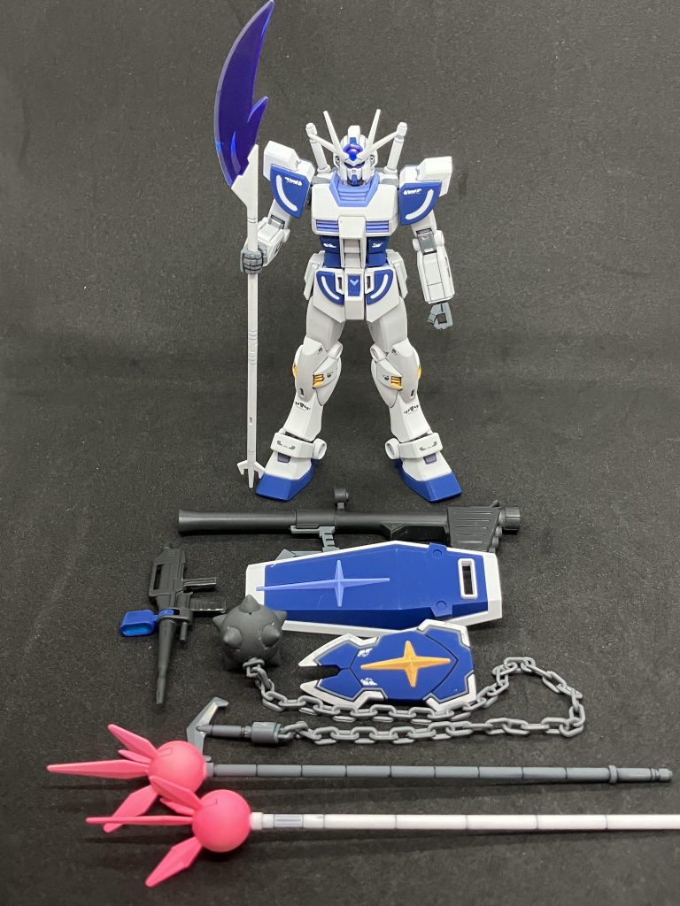 製作物一覧と。ビーム・ジャベリンが2つありますが白い方はガンダムエース2015年9月号付録のREVIVE用武器セットAの付属品を使用していたためです。 塗装はガンダムマーカー中心です。ほとんど塗らなくていいのですが細々としたところを塗っていくと仕上がりが良くなります。白=Mr.水性サーフェイサー1000ホワイト武器類グレー=水性ホビーカラー ダークグレー(フィールドグレー1)黄=ガンダムマーカー ガンダムイエロー青=同メタブルー本体部グレー=同メカグレーピンク=同蛍光ピンク金=同イエローゴールド銀=同シャインシルバークリアパーツ下地=同メッキシルバー デカールは昨年の展示会で購入したMYK DESIGNさんの「1/144 GM ラインデカール No.3「with コーション」#1」のダークグレーとホワイトを試しに使用。乾燥後は透明フィルム部分が剥がせる仕様なのですが半分以上失敗してしまいわずかに残っているのみ...まだ練習が必要そうです。 最後はMr.水性ホビーカラーのクリアつや消しを吹き、関節部にホイルシールの縁のシルバーシールを貼りました。