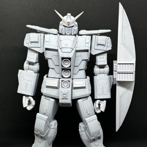 HGUCサイコガンダム。サフチェックが完了しました。このキットは黒基調でスジボリなどのディテールアップが目立ちにくいので、改修箇所を記録する目的で登校しました。いよいよ塗装開始。完成まであとわずか！（1枚目）