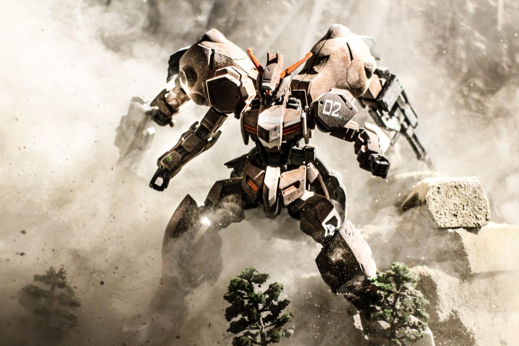 初めての塗装ですが、いきなり機体の色を完全に違う色にするのは、私には難易度が高く(gundam-kao10)全体のメインカラーを濃くしたのみになりました。塗料選び・うすめ液選び、そして吹き方からずっと大苦戦でした(zaku-kao10)黒サフ下地に憧れがあったので塗っていて楽しかったです!下地の色についてもっと学びたいです!