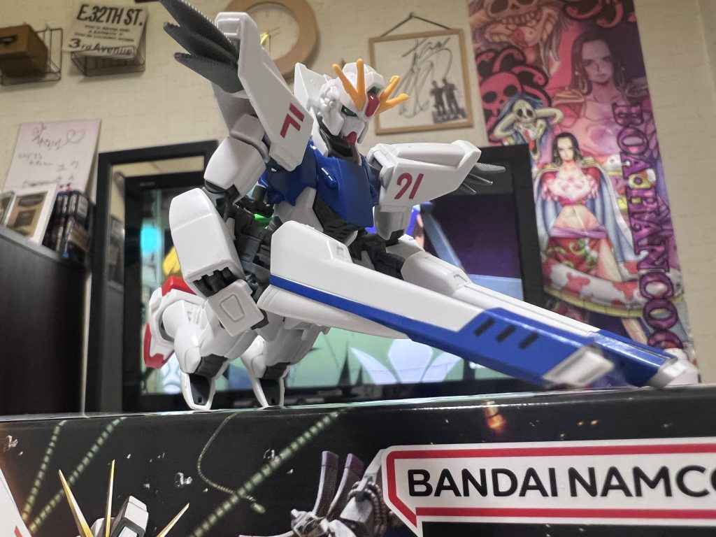 膝を折り曲げてヴェスパー発射体制だゼァ😎