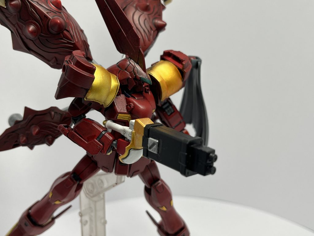 ツイン・ザンバスター2連装のバレルパーツをザンバーに取り付けて使用