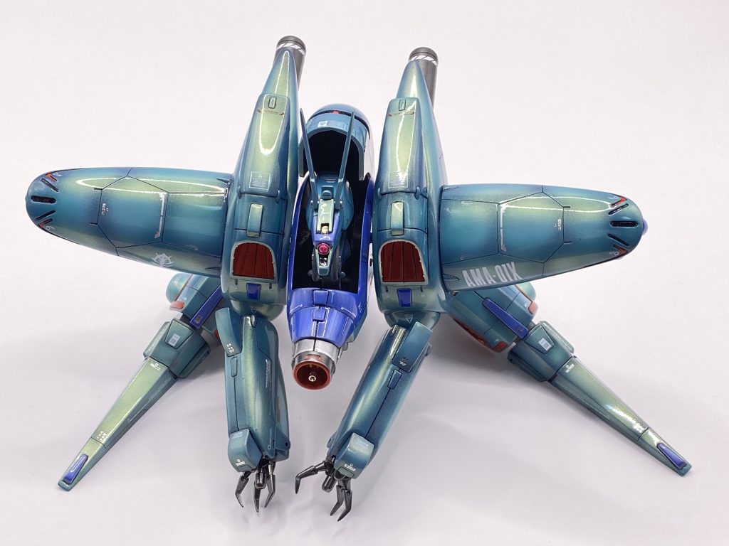 伏せのポーズ。