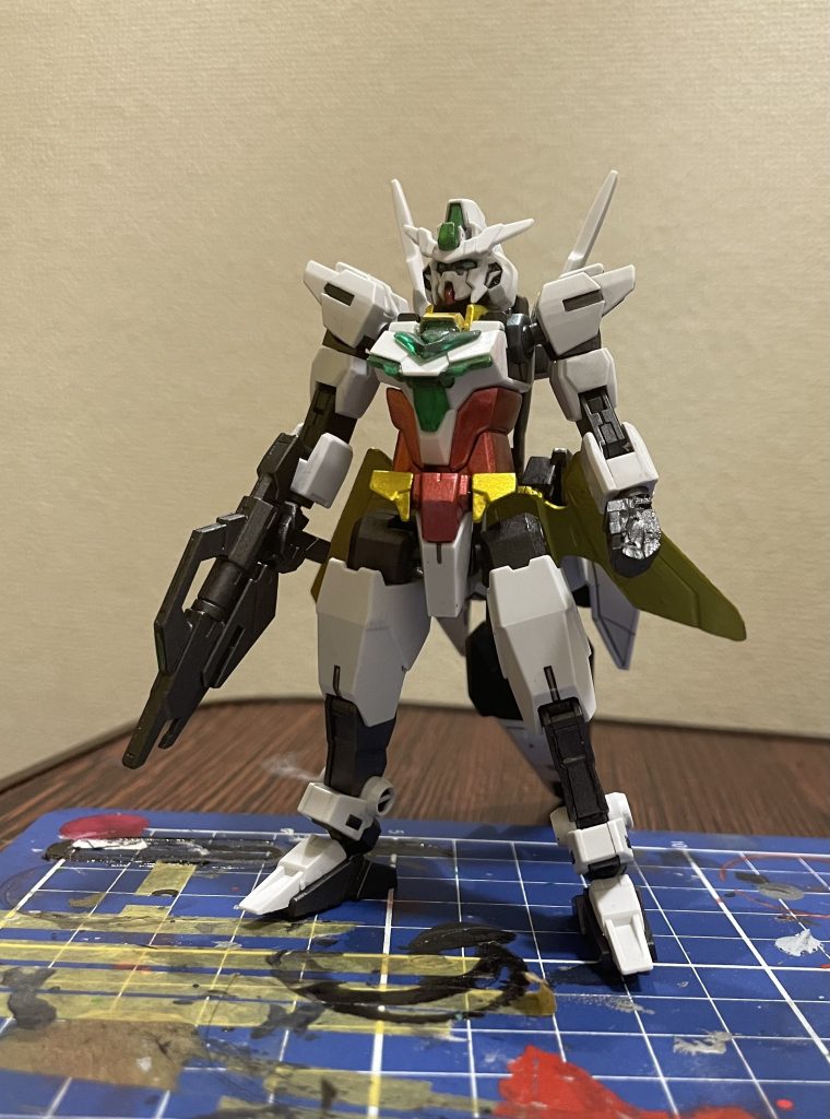 まずはコアガンダムIIまたの名をコアガンダムII/E 機体名のEは強化したを意味するEnhancedを冠する