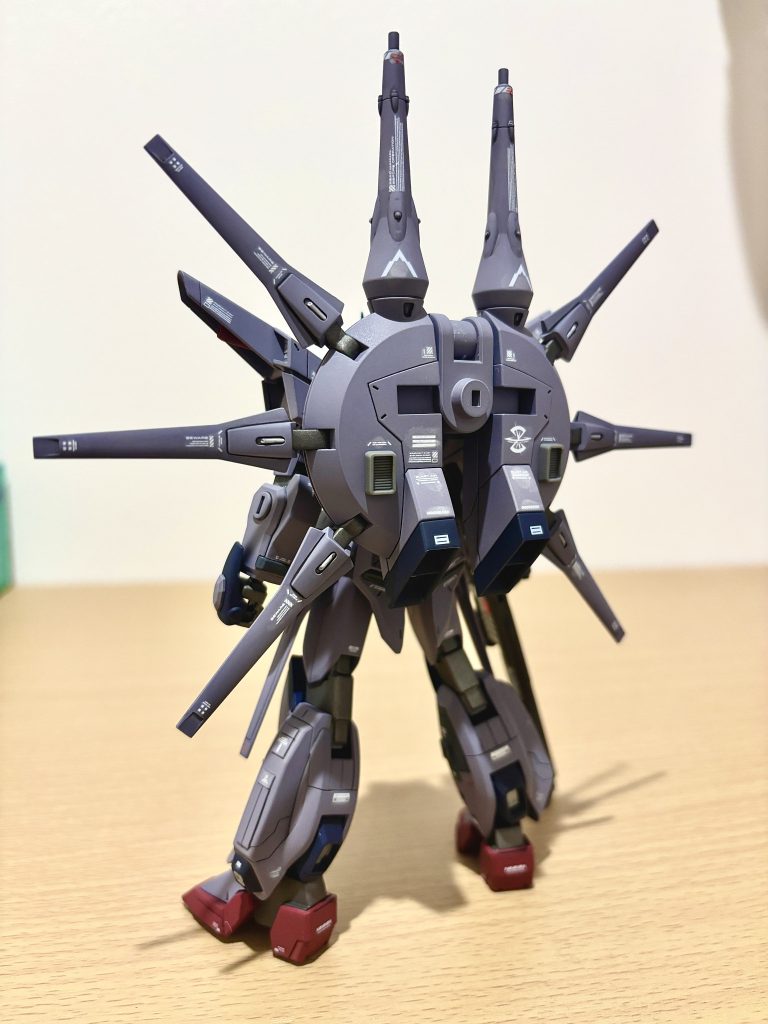 本体で力尽きて、後ろ側は簡易的になってしまいました。今回は、制作始めて1年の集大成だったのでとにかく、完成して満足しています。