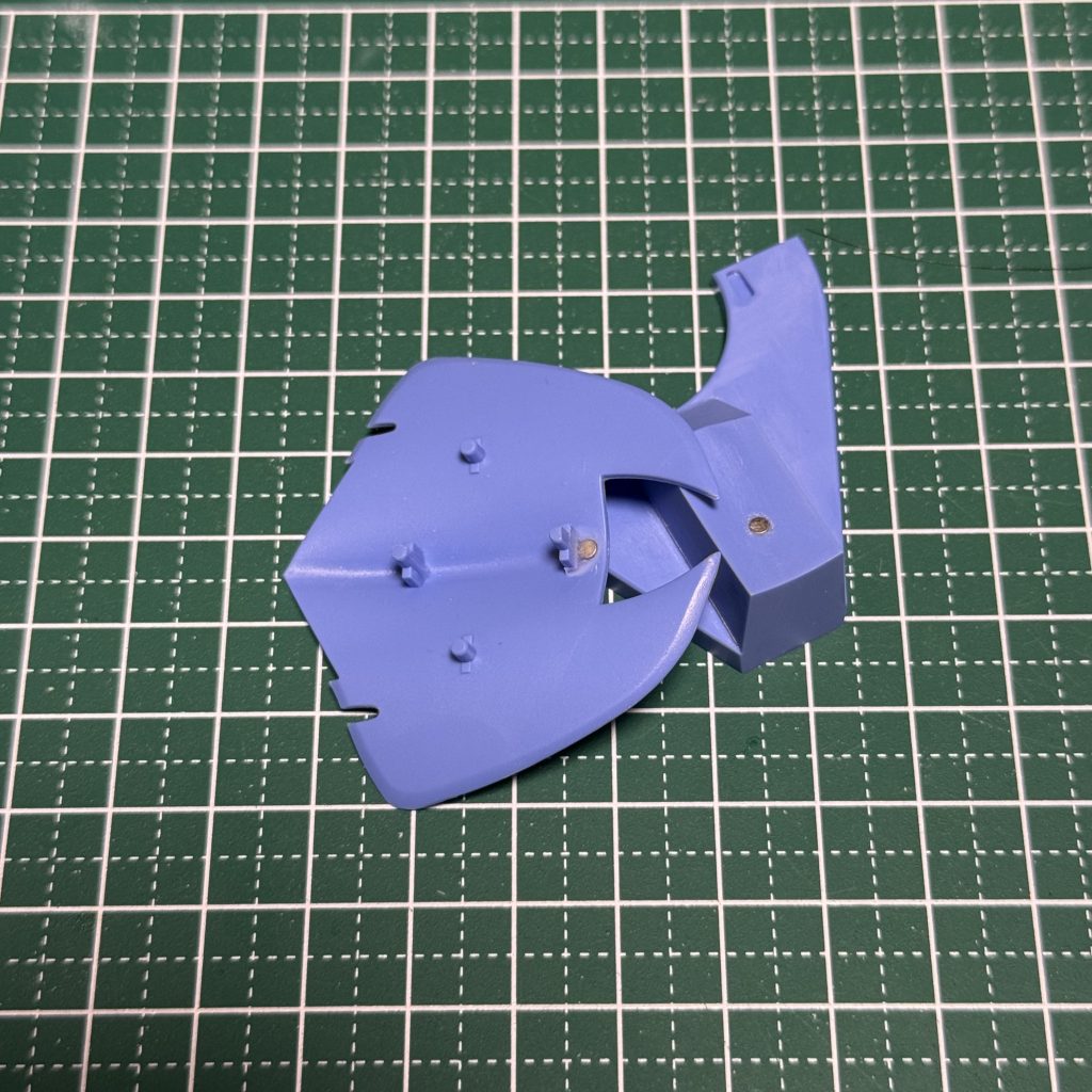 台座がすぐ外れるので磁石を仕込みました。快適です。