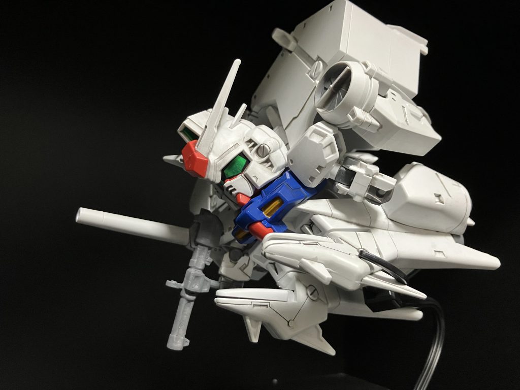 バズーカの肉抜きをパテで埋めました。