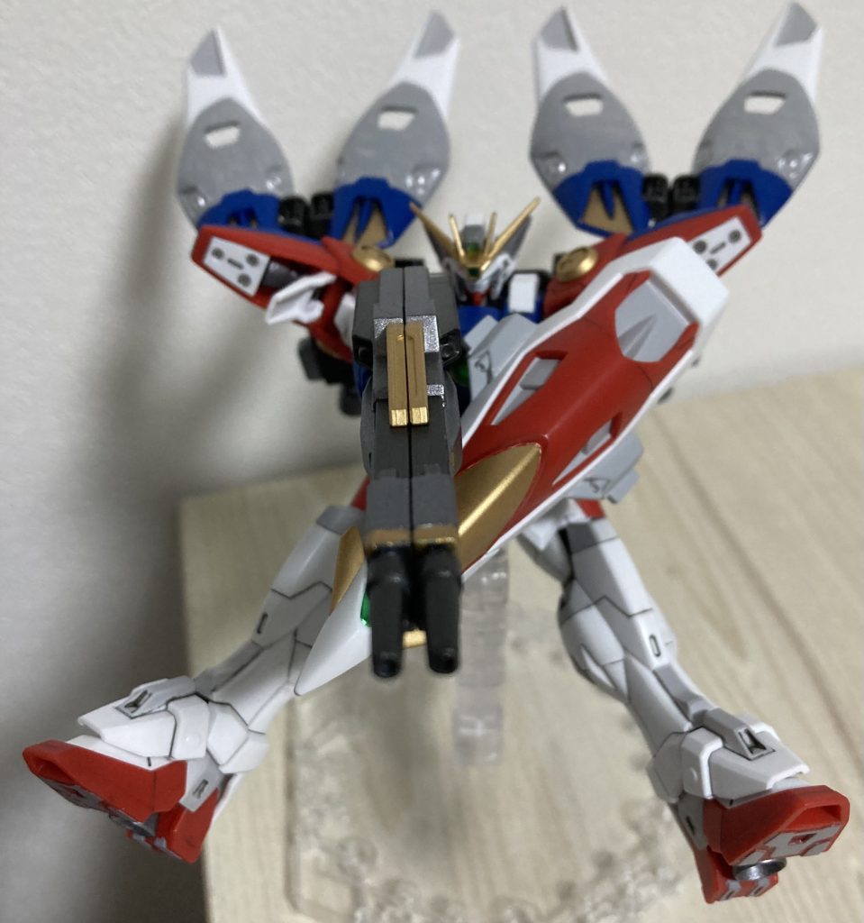 最終回でツインバスターライフルでリーブラを破壊したシーンは大体ポーズ取らせがち。