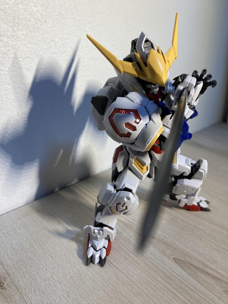 三日月は太刀あんまりお気に召さない感じで登場回数少ないですがかっこいいですね。