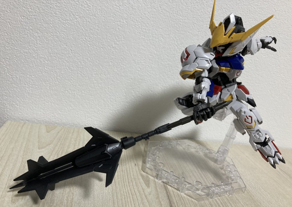 重さで潰す感じが他のガンダムシリーズには無い感じて好きでしたね。最終回付近は不憫すぎてもうちょっとどうにか救いを与えられんかったんかと思わなくも無い厄災戦の時代をアニメ化して欲しいですね。