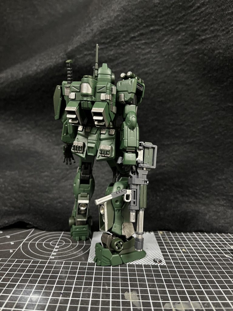 部分的にシルバー入れてメカらしくしてみました