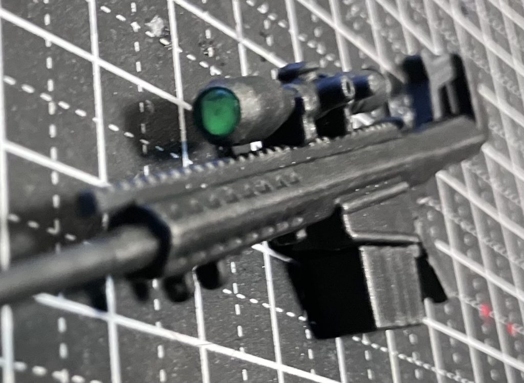 スコープ部にはホイルシールとHアイズを貼り付けています。