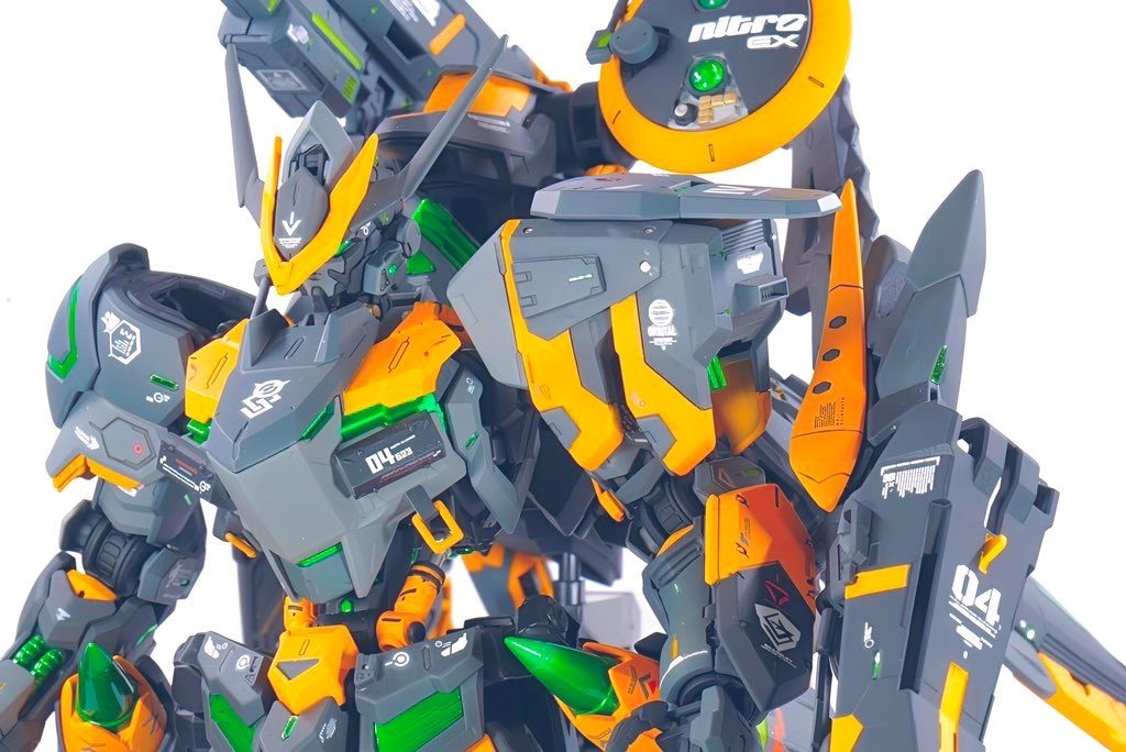 カラーリングはメインにメカサフヘビー+スーパーヘビー差し色にイエローと蛍光イエローグリーンとなかなか個性強めに仕上げました!