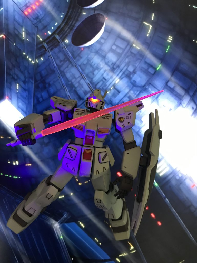 アルビオン隊奮闘もむなしく阻止限界点を突破され、コロニーは地球へ・・・。しかしそこで戦闘中止命令が入る。シーマの裏切りによってソーラーシステムによるコロニー迎撃準備が図られていた・・・。デラーズ総統も殺害され、怒りに震えたガトーはノイエジールによる特攻をかけ、ソーラーシステムの破壊を決行・・。コロニーの地球落下は止まらない・・・。