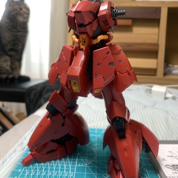 初投稿です🙇‍♂️RG  1/144 サザビー(製作途中)です🫡といっても、あとは武装類だけですが⋯笑よろしくお願いしまぁぁぁぁぁす💪🏻( ¨̮ 💪🏻)（4枚目）