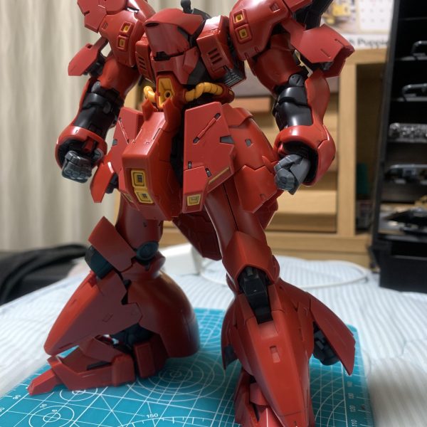 初投稿です🙇‍♂️RG  1/144 サザビー(製作途中)です🫡といっても、あとは武装類だけですが⋯笑よろしくお願いしまぁぁぁぁぁす💪🏻( ¨̮ 💪🏻)（5枚目）