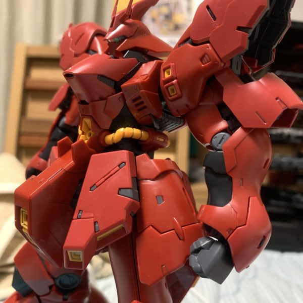 初投稿です🙇‍♂️RG  1/144 サザビー(製作途中)です🫡といっても、あとは武装類だけですが⋯笑よろしくお願いしまぁぁぁぁぁす💪🏻( ¨̮ 💪🏻)（6枚目）