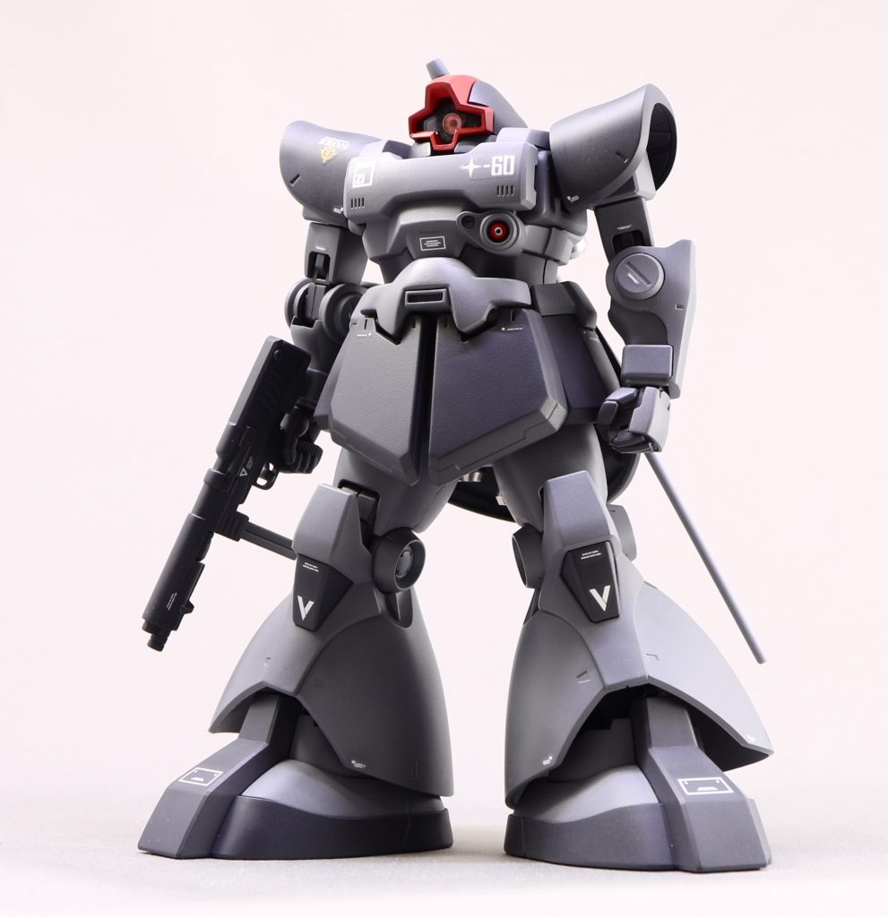 ヒートサーベルの刀身だけサフのままでフィニッシュ使用した塗料はクレオスさんのMSファントムグレーとグレーFS36118そしてMSレッド。つまり使ったカラー塗料は3種類のみです