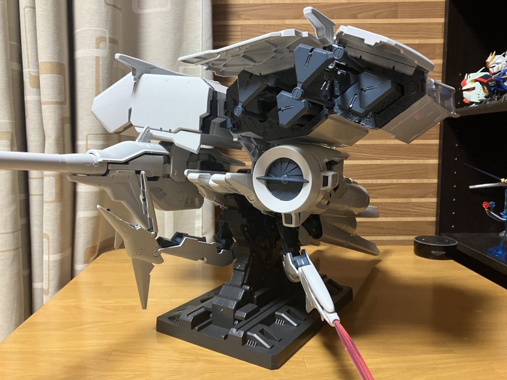 いろんなところが動きます。ビームエフェクトも太い…