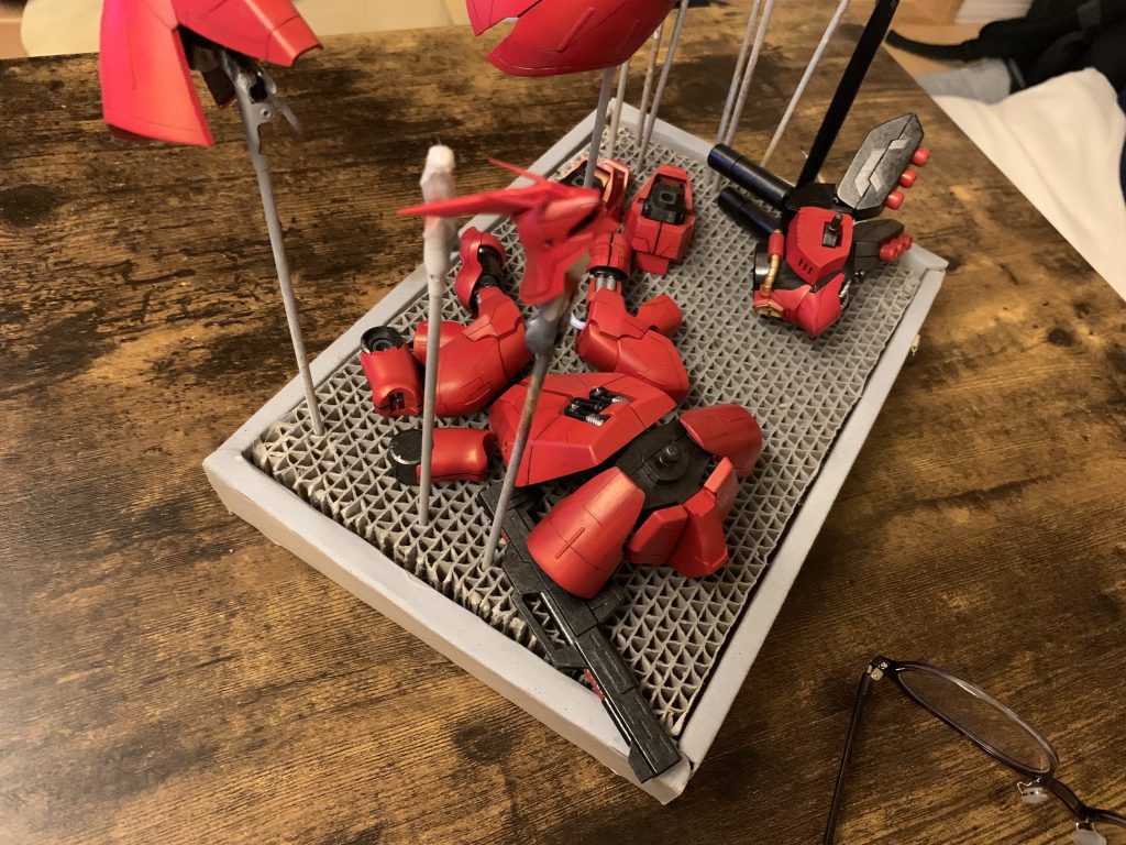 仕上げは缶スプレーの艶消しで仕上げました。休日に雨が降る日が続いたので、しばらく待ち状態でした。