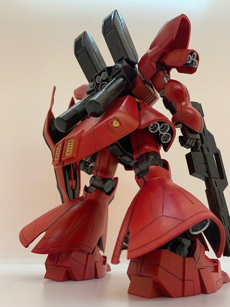 バーニア等はクロムシルバーを筆塗りしました。うまく艶が出てません。下地のヤスリがけが足りないのかなぁ。