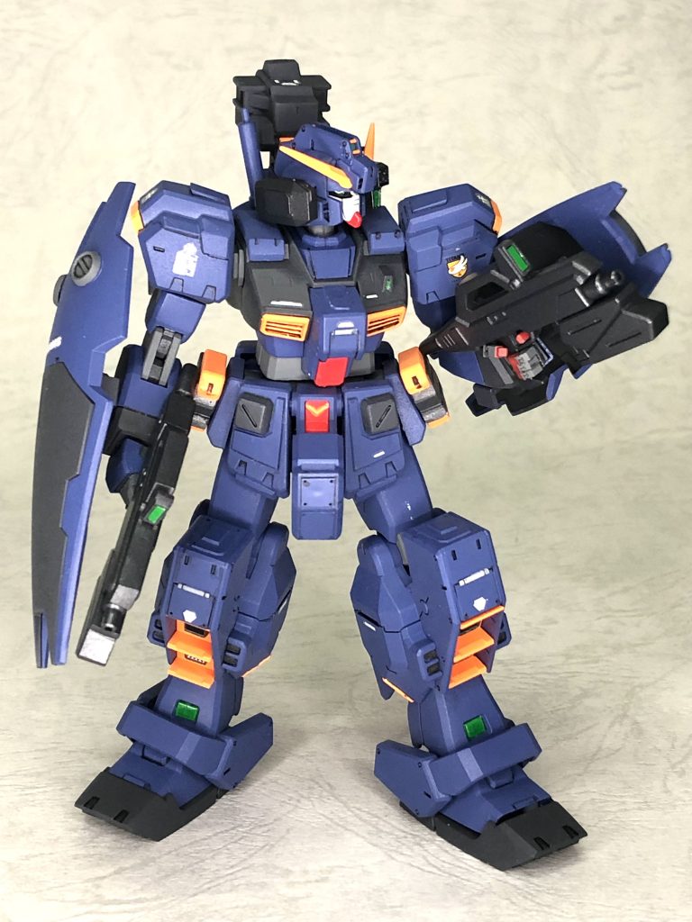 今回のポイントパーツ交換によりヘイズル改とのコンパチ二枚盾＆二丁拳銃スタイルスジボリとプラ板ディティールを少々追加