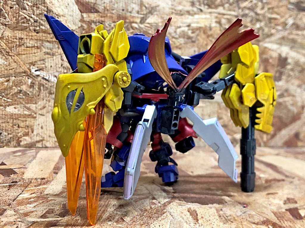 ザタリオーネ。フューラーザタリオンの妹の様な存在。女体化したという設定ではなく、あくまでオリジナルの妹キャラ。背中に搭載された様々な武器を駆使して戦う、猫耳片目隠れ忍者。チャームポイントは片目隠れ(まぁモノアイなんですけど)と猫耳、そして