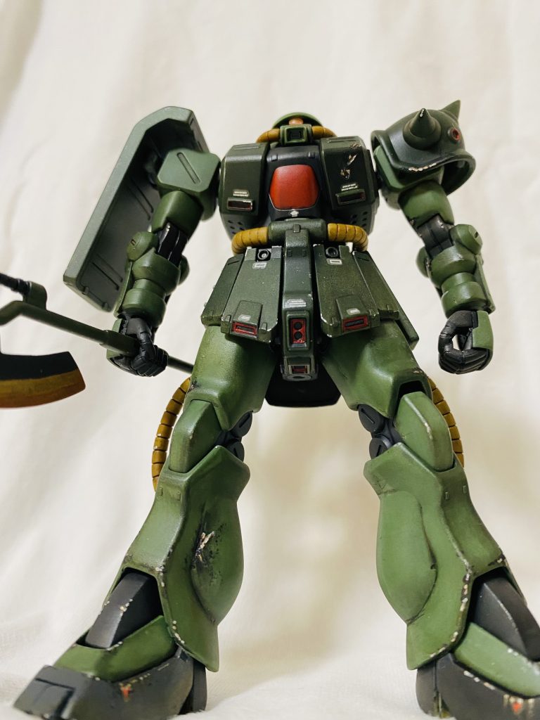 足の三角デカールもLDジャケットを参考にして貼りました。