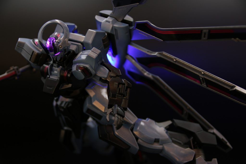 パーツ複製や電飾といろいろ楽しめたシュバルゼッテくんでした!ぶっちゃけRGサザビーのための練習だったりします