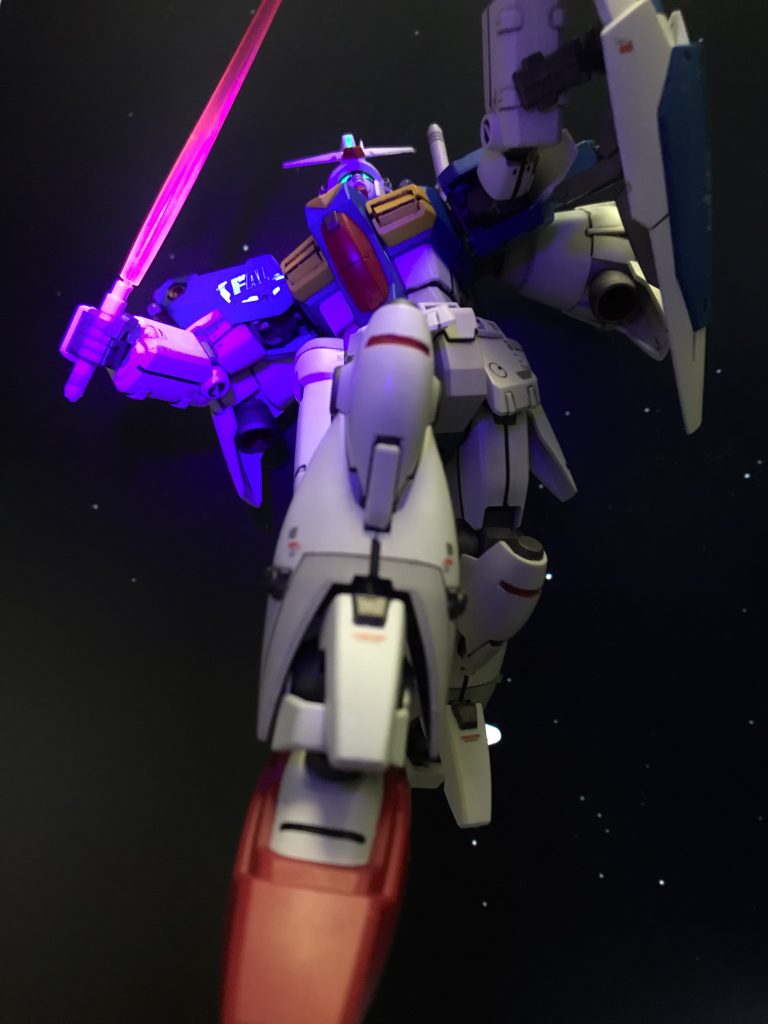 ウラキ「満足だろうなガトー！でもそいつは2号機を奪われた俺たちにとって屈辱なんだっ！」