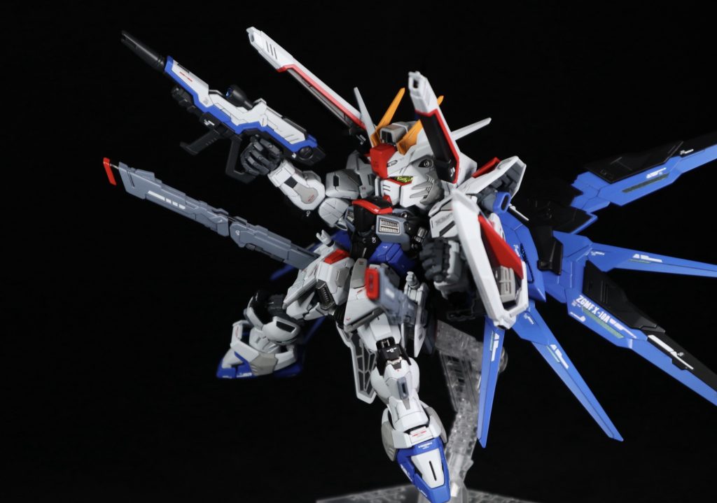 なかなかポーズの楽しいキットでした。フルバーストは説明書にも記載が無く干渉を避けながらも正解がわかりません。公式サイトからこれでいいのか？と真似てみた次第です。以下制作過程。