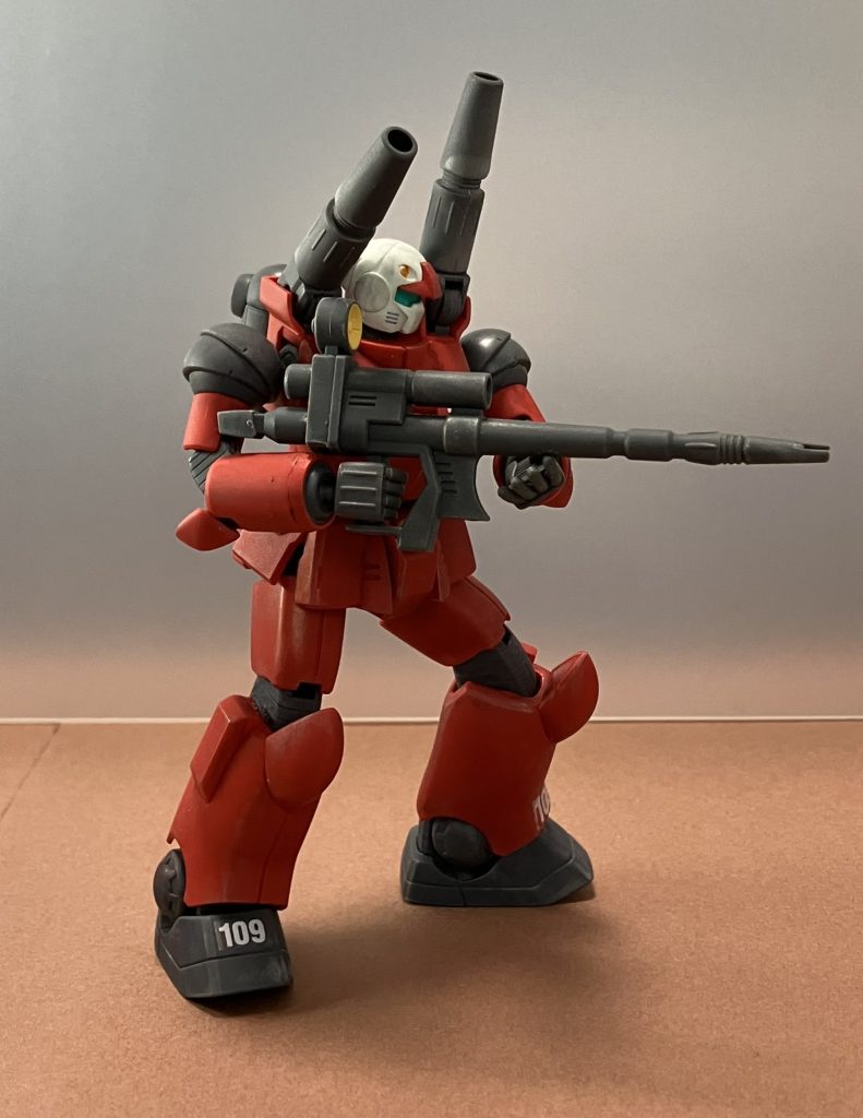 市街戦に臨むガンキャノン!このショットも個人的に気に入っています。