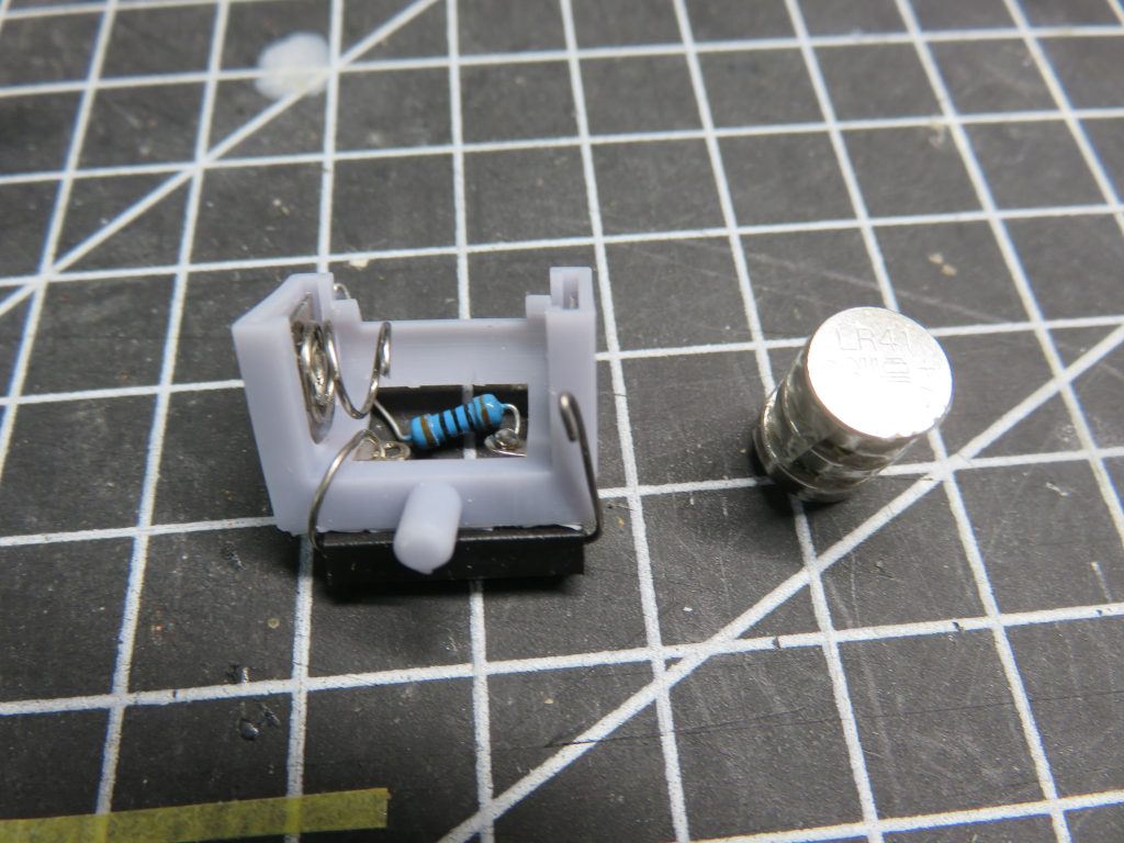 電池ボックスは3Dプリンターで自作しました電池はLR44×3個です