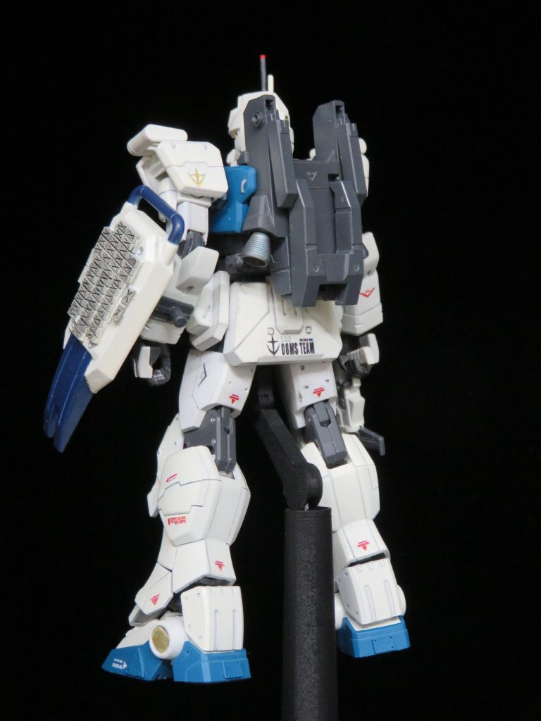 シールドには、リアクティブアーマーっぽいものを付けてみましたバックパックの上側のフックは、キットでは羽目替え式ですが、軸を付けて回転するようにしました