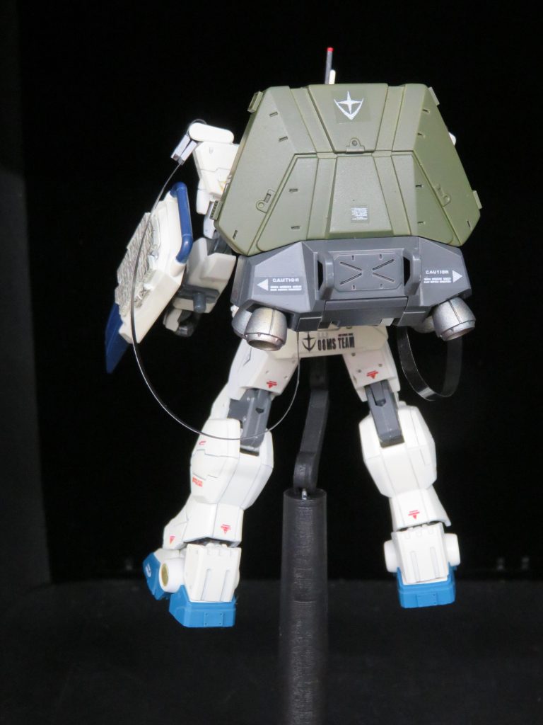 パラシュートパックのコードの肩アーマーへの取り付け部もマグネット式にして取り外し出来るようにしました