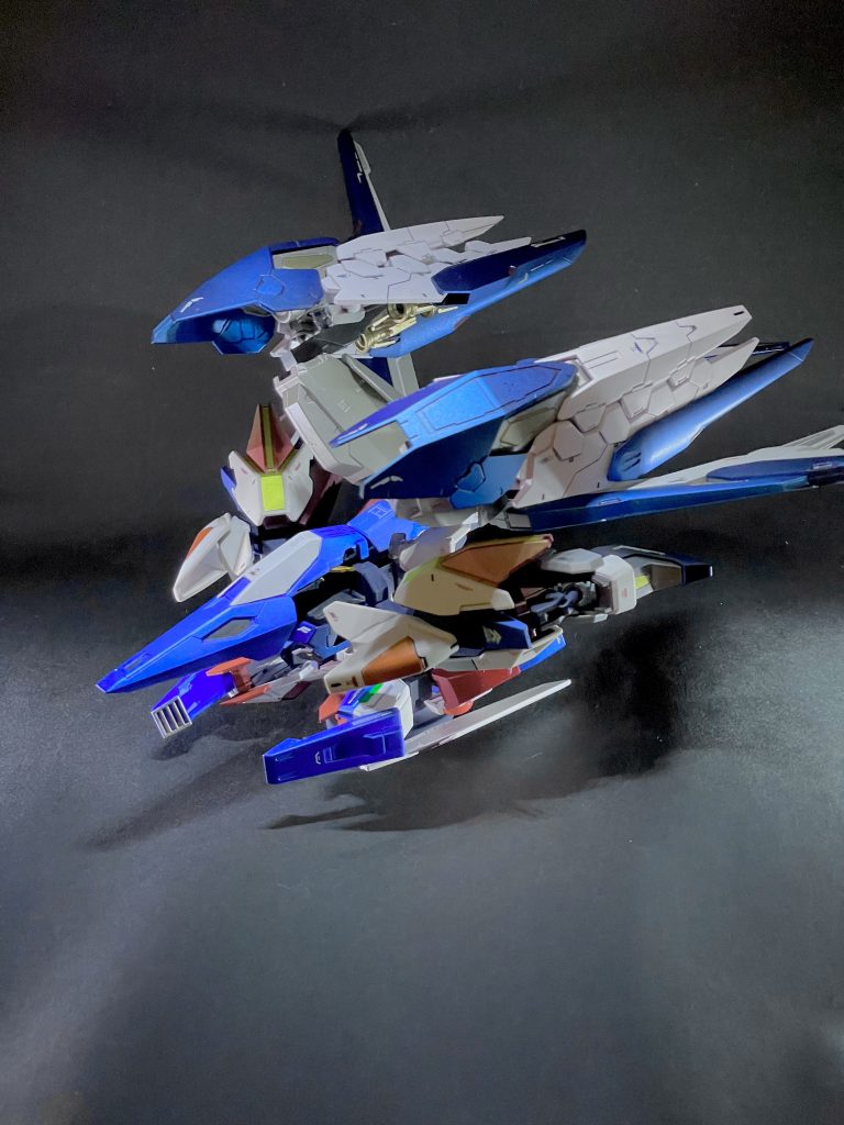 アーマーは本来のコアガンダムドッキングシステムと同様に支援機として活動可能。