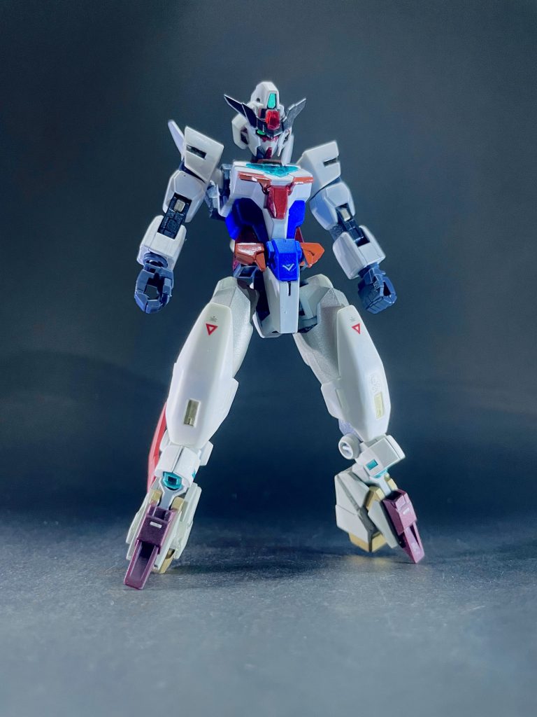 まずはコアガンダムから。ヒールアップや太ももをミキシングで太くしたりと、コアガンダム特有の子供っぽい感じを無くしました。