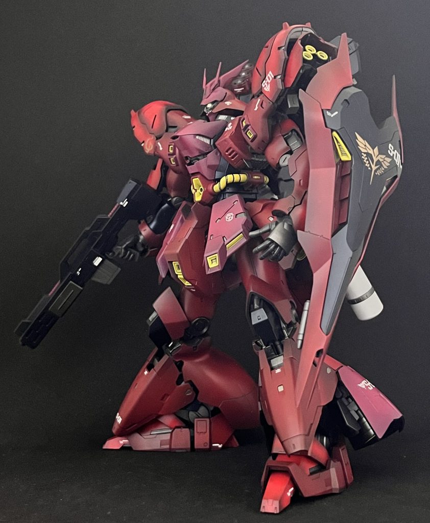 内部はガンメタ、シルバーなど結構適当に塗り分けしてます。黒い箇所はプリズムブルーブラックを使って見え方によってはブルーにも見えたりします。