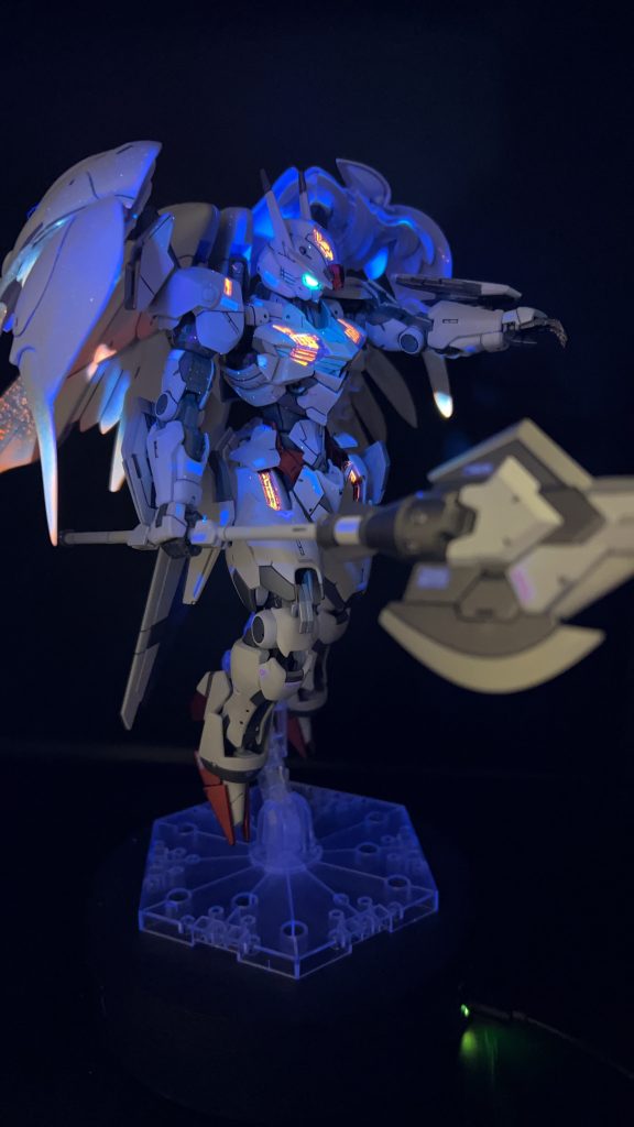 一応蛍光塗料で部分塗装してます