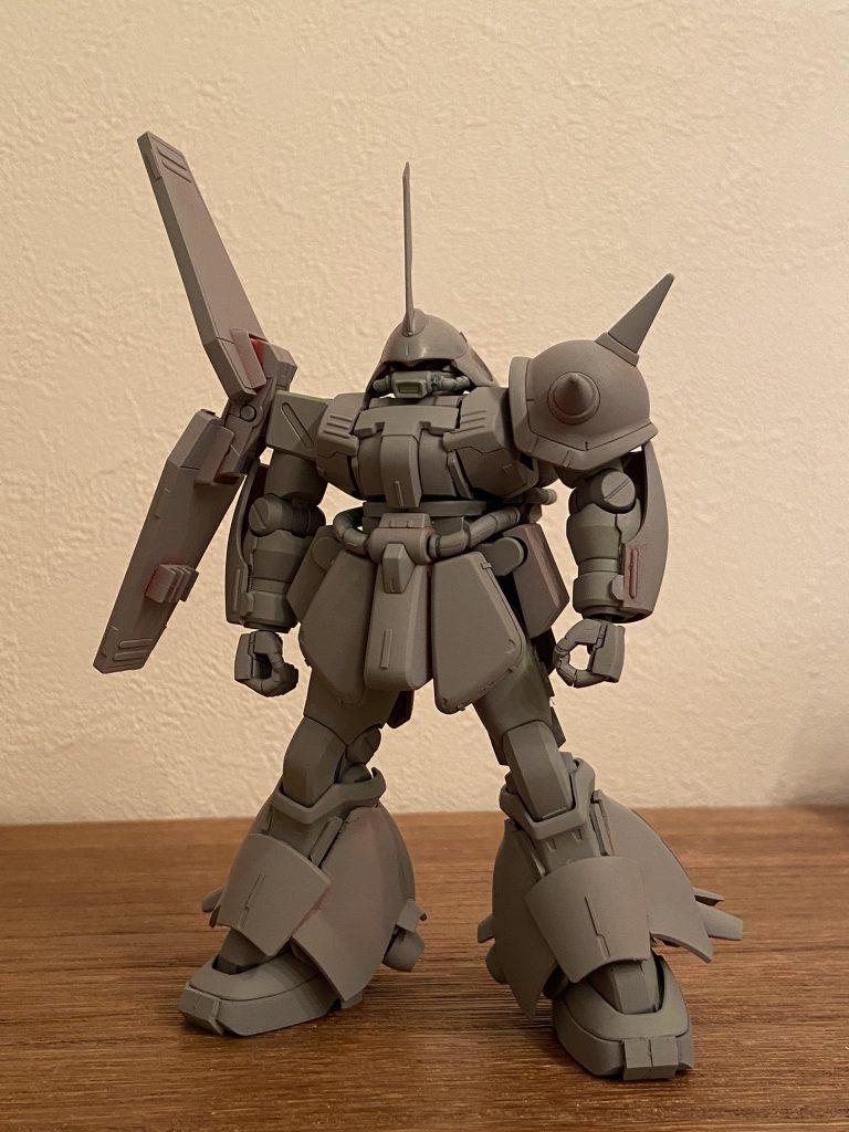 サフを吹いて塗装直接の状態です。