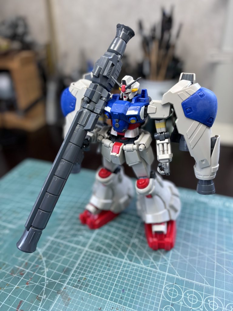 バインダーの合わせ目処理や段差モールド、簡単な筋彫り、ブラバンを少し貼った程度。